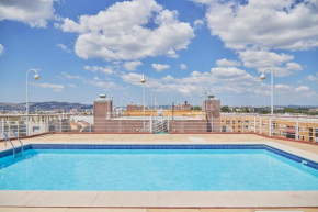 Modern Apartment with Swiming Pool & Garage II